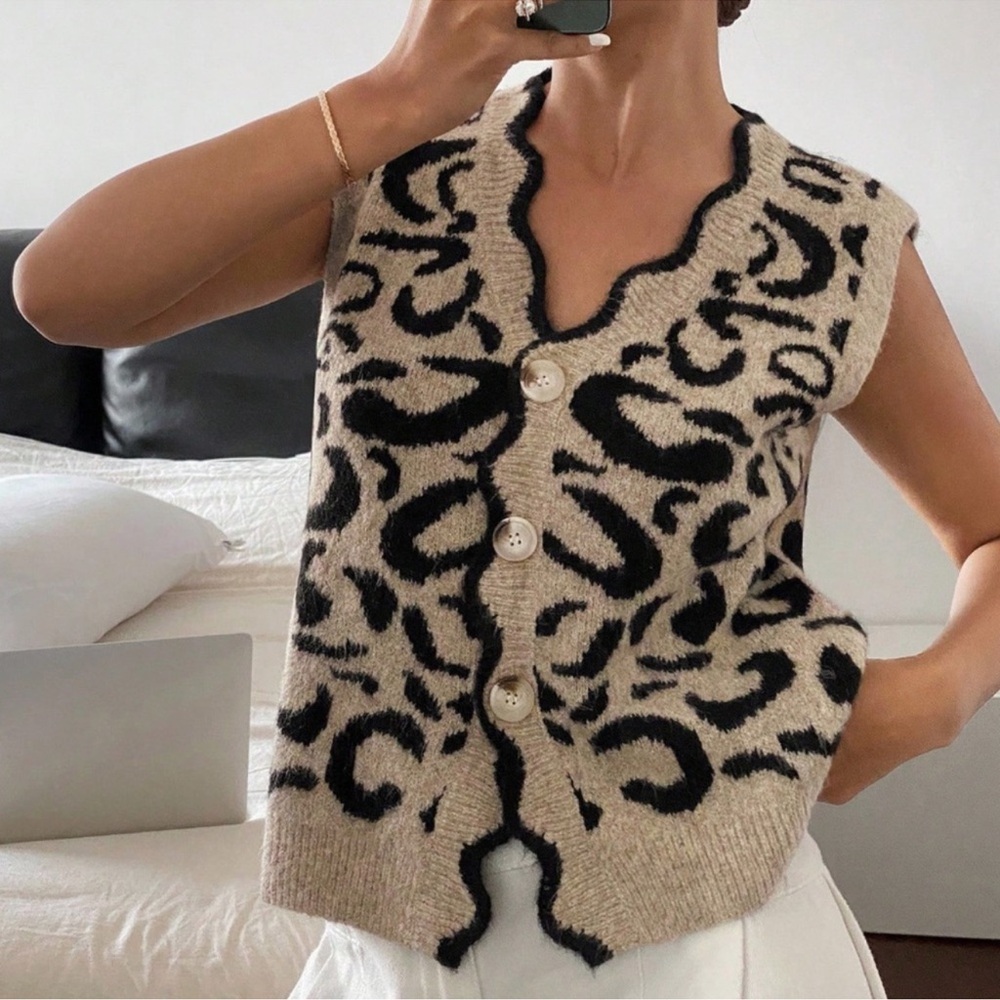 Classic Leopard Print Button Down Scallop Detail Knit Vest XS S M L XL